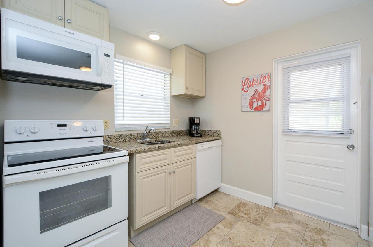 Canal 311 - Right In Siesta Key Village! Сарасота Екстериор снимка