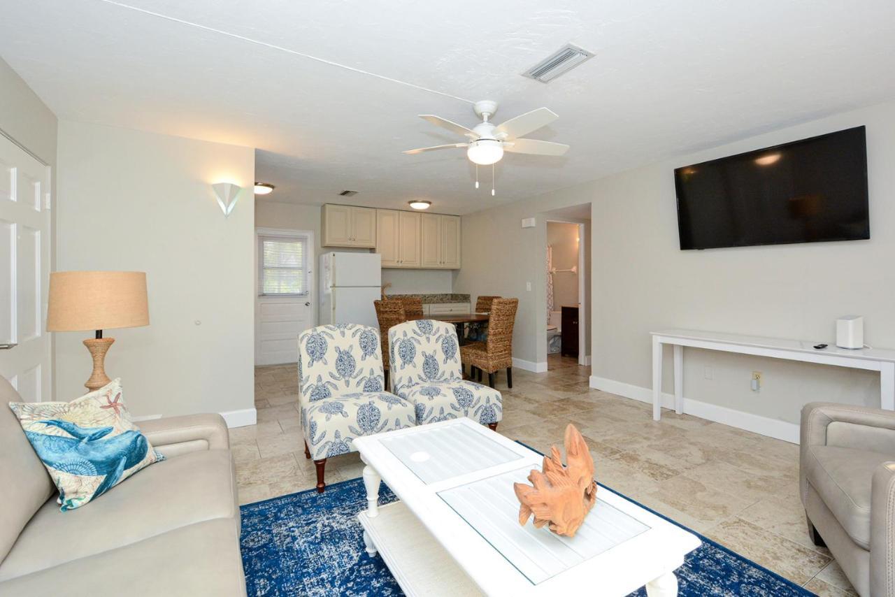 Canal 311 - Right In Siesta Key Village! Сарасота Екстериор снимка